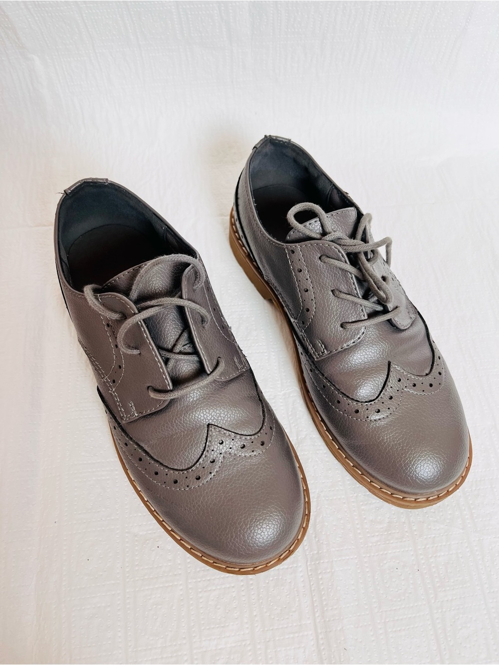Nordstrom Gray Kids Wingtip Derby Shoes with Brown Trim